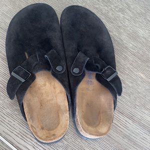 BLACK SUEDE BIRKENSTOCK